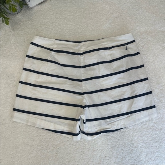 Nautica White Stretch Twill Shorts With Navy Stripes 12 - Picture 7 of 10